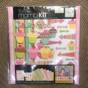 MAMBI Scrapbook Page Kit - Cupcakes
